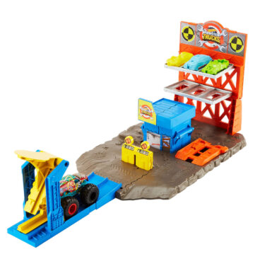 Hot Wheels Monster Trucks Blast Station